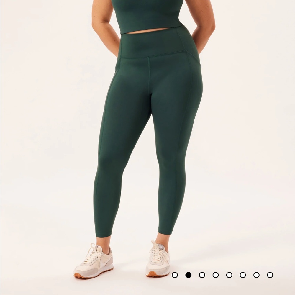 NWT compressive pocket legging in moss